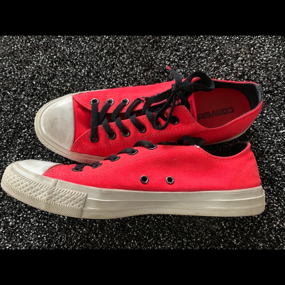 🔥🔥 NEON PINK CONVERSE